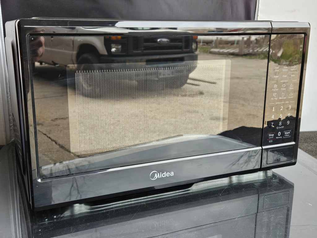 Midea 900-Watt Microwave Oven