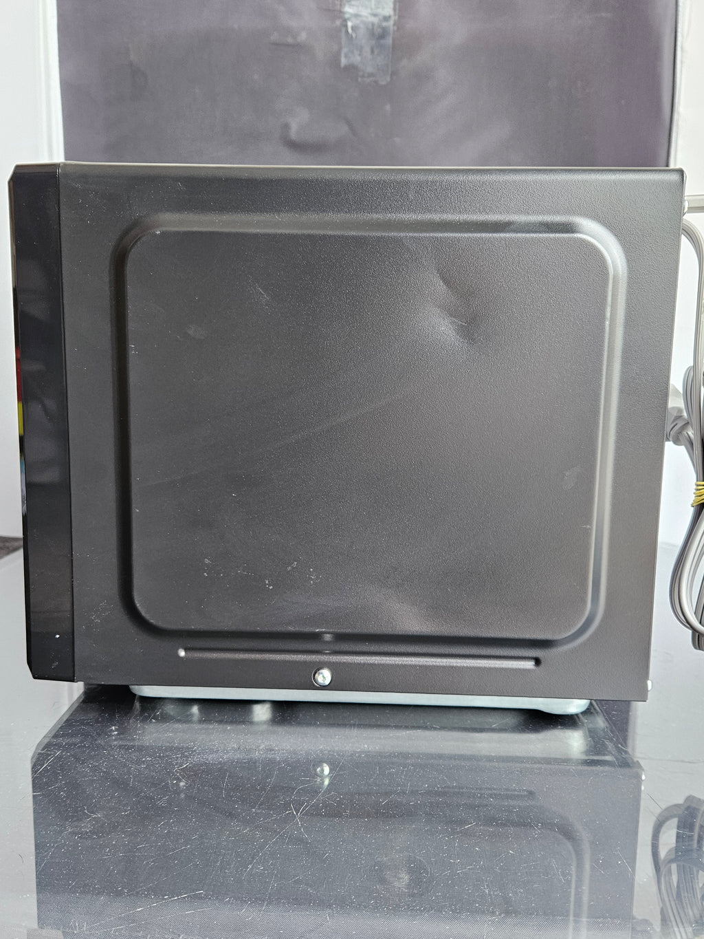Midea 900-Watt Microwave Oven