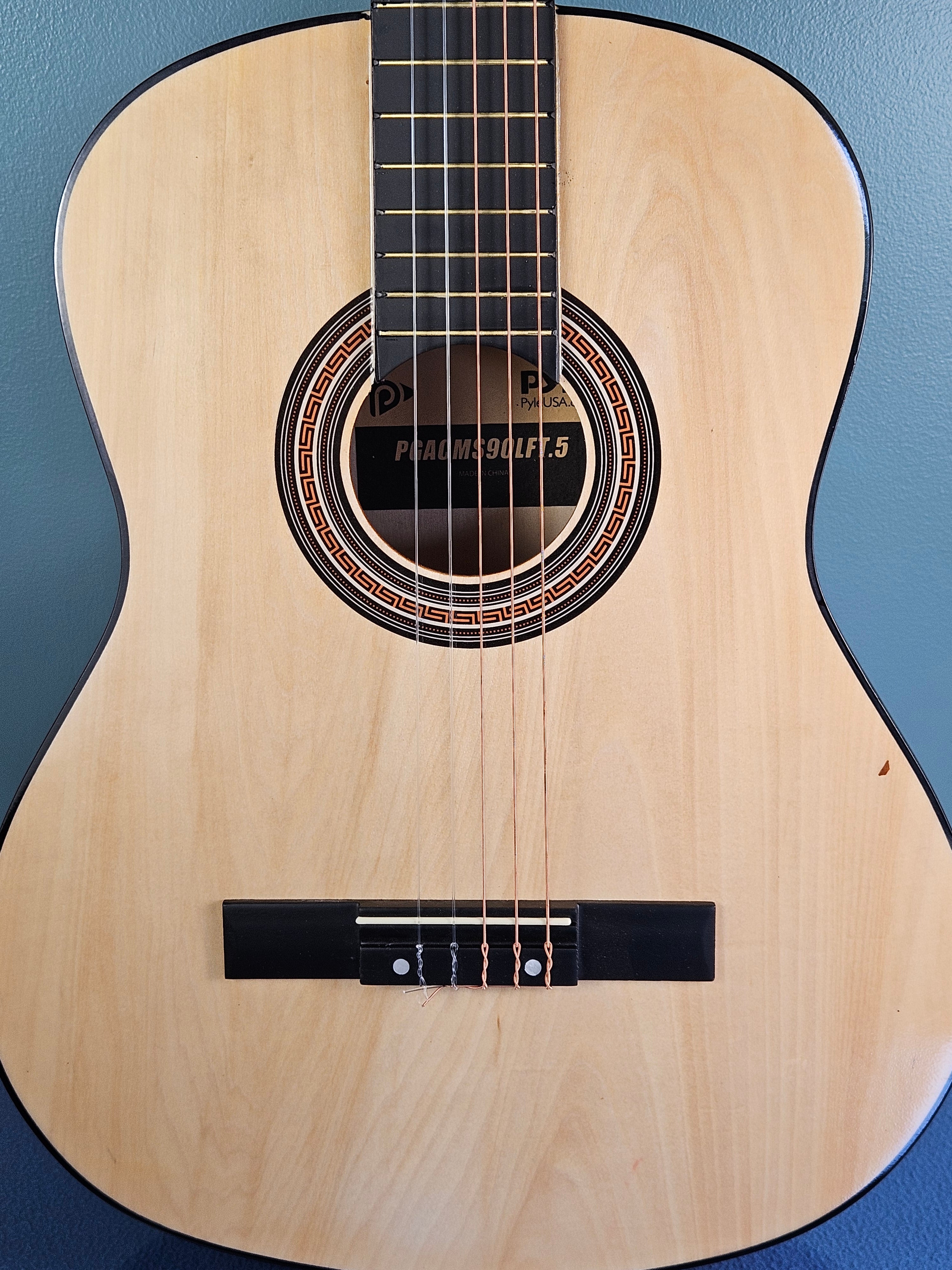 Pyle 39” Left-Handed Classical Acoustic Guitar Starter Kit