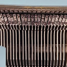 Olivetti Underwood 21 Manual Portable Typewriter Set